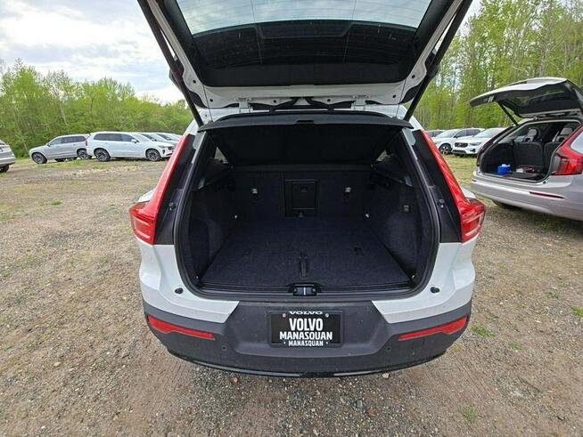 Volvo XC 40 Dark Theme / AWD / niski przebieg