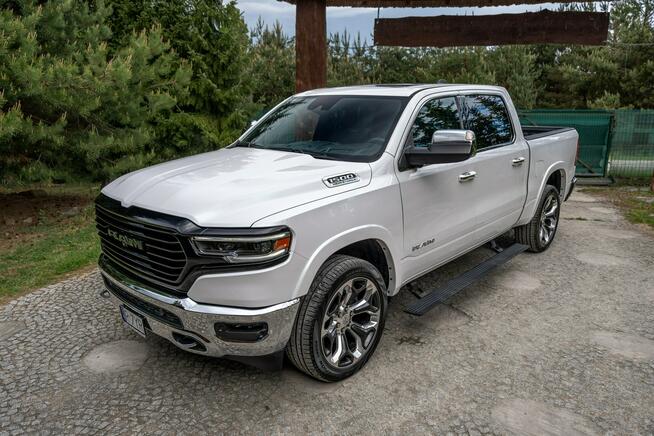 RAM 1500 Limited Crew Cab 4x4 / 5.7 V8 HEMI eTorque 395KM / Kanada
