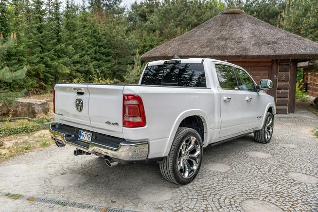 RAM 1500 Limited Crew Cab 4x4 / 5.7 V8 HEMI eTorque 395KM / Kanada