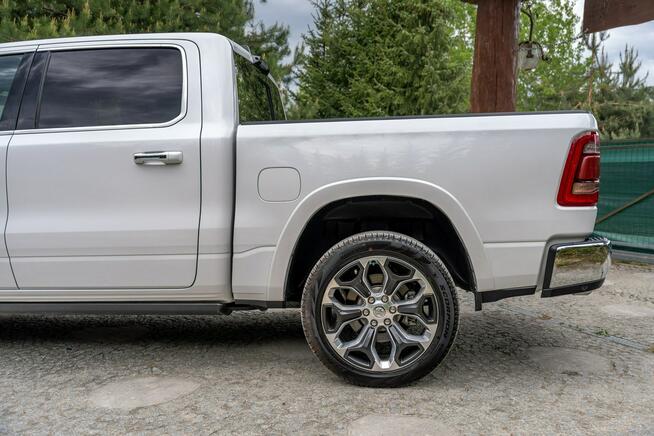 RAM 1500 Limited Crew Cab 4x4 / 5.7 V8 HEMI eTorque 395KM / Kanada