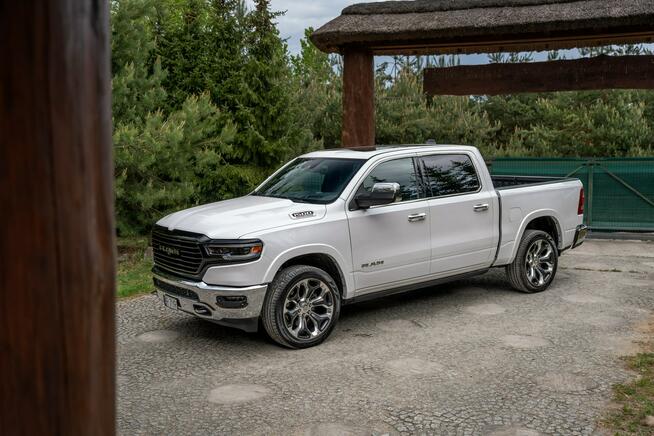 RAM 1500 Limited Crew Cab 4x4 / 5.7 V8 HEMI eTorque 395KM / Kanada