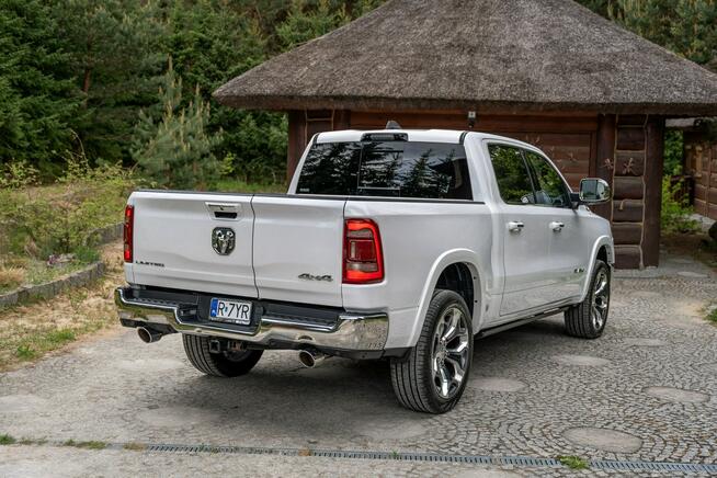 RAM 1500 Limited Crew Cab 4x4 / 5.7 V8 HEMI eTorque 395KM / Kanada