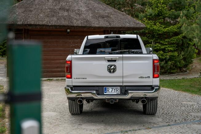RAM 1500 Limited Crew Cab 4x4 / 5.7 V8 HEMI eTorque 395KM / Kanada