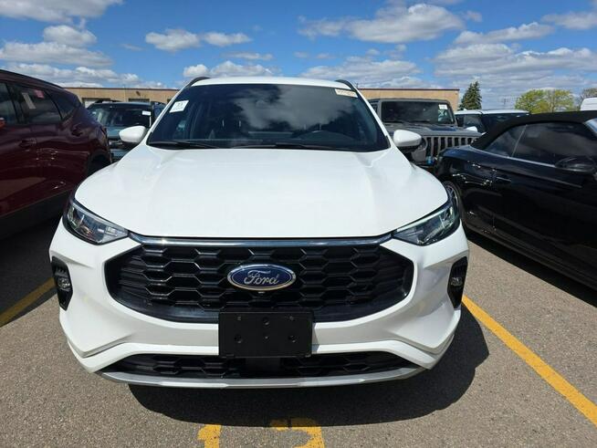 Ford Kuga AWD / Hybryda / bogate wyposażenie / niski przebieg