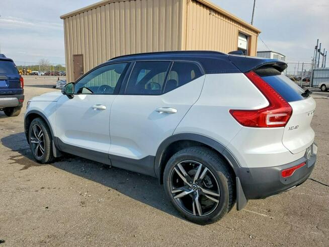Volvo XC 40 AWD / R-DESIGN / niski przebieg