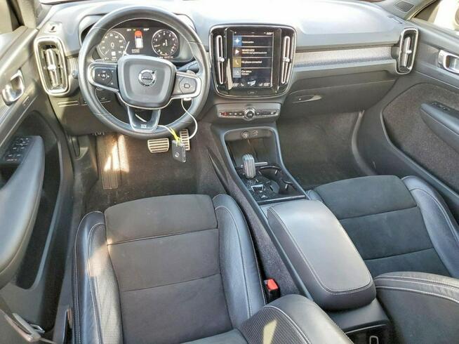 Volvo XC 40 AWD / R-DESIGN / niski przebieg