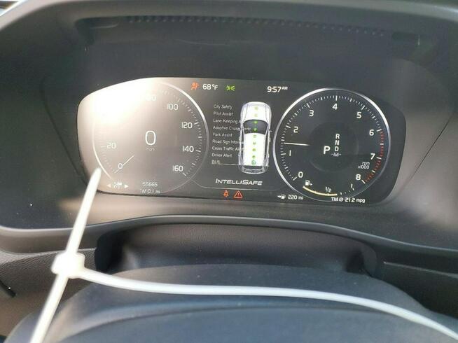 Volvo XC 40 AWD / R-DESIGN / niski przebieg