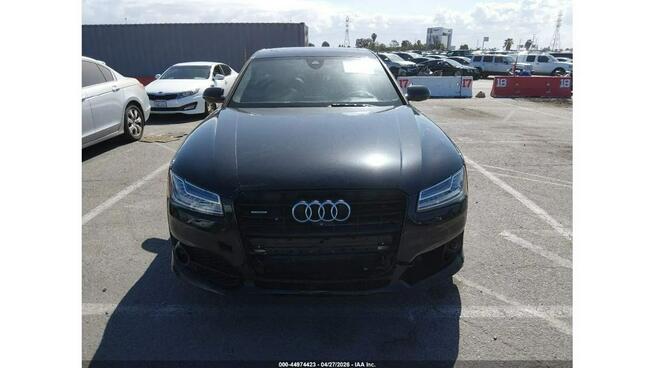 Audi A8 Quattro / 4.0 V8 / niski przebieg