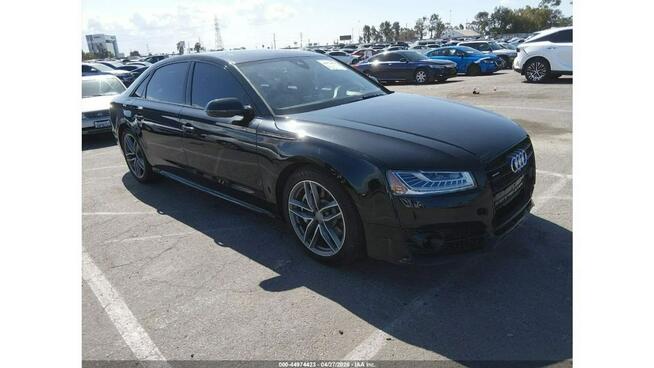 Audi A8 Quattro / 4.0 V8 / niski przebieg