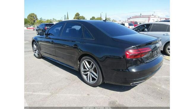Audi A8 Quattro / 4.0 V8 / niski przebieg