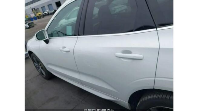 Volvo XC 60 AWD / T6 MOMENTUM / niski przebieg