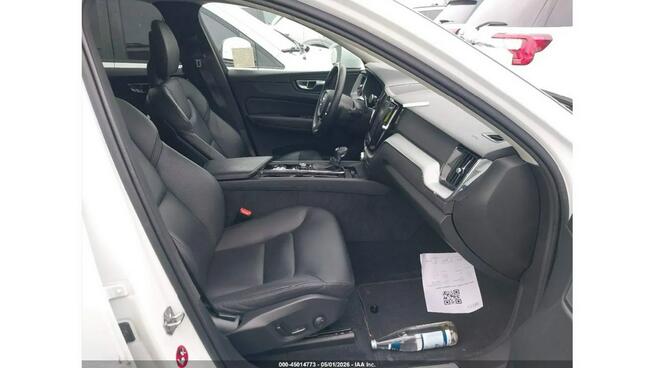 Volvo XC 60 AWD / T6 MOMENTUM / niski przebieg