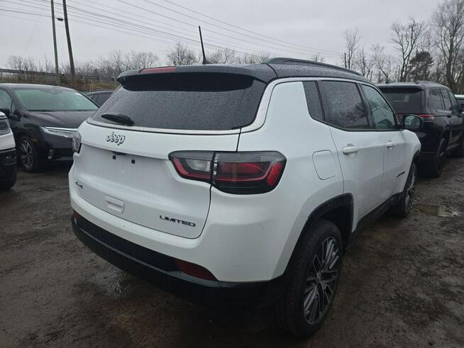 Jeep Compass 4x4 / LIMITED / niski przebieg / mała szkoda