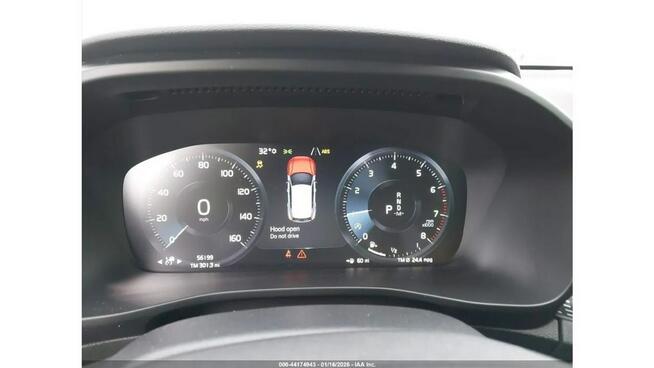 Volvo XC 40 AWD / bogata wersja / niski przebieg