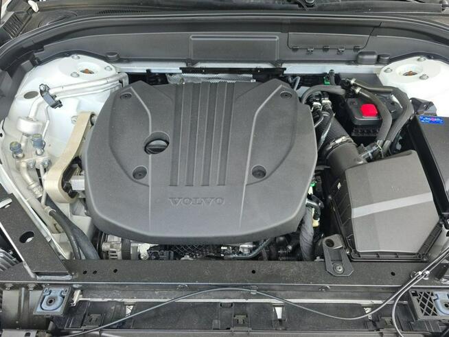 Volvo XC 60 AWD / R-Design / niski przebieg