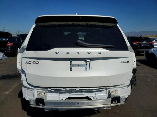 Volvo XC 90 / 4x4 / niski przebieg / automat