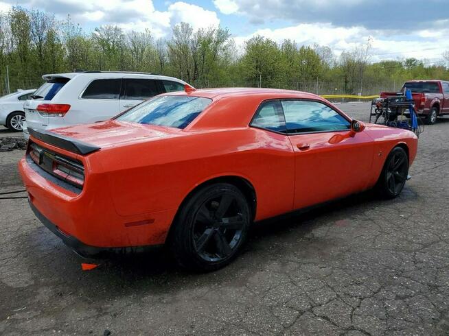 Dodge Challenger 5.7 R/T / bardzo niski przebieg / automat