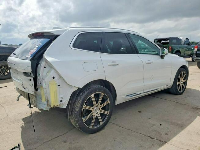 Volvo XC 60 / 4x4 / Najbogatsza wersja INSCRIPTION / niski przebieg