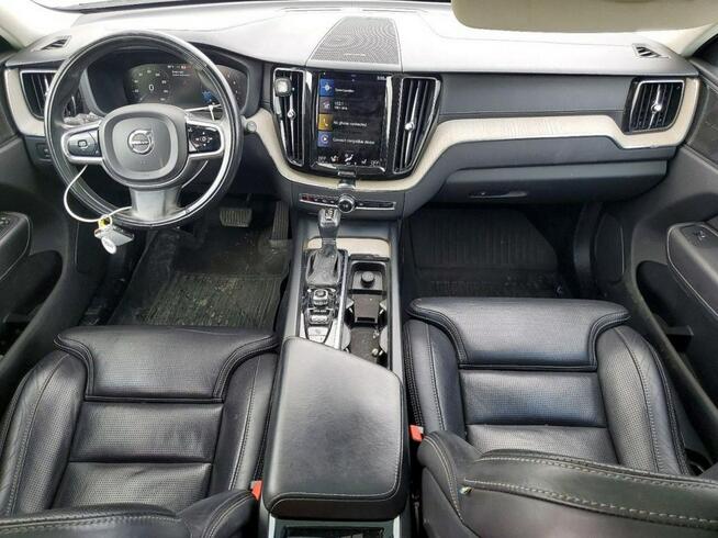 Volvo XC 60 / 4x4 / Najbogatsza wersja INSCRIPTION / niski przebieg
