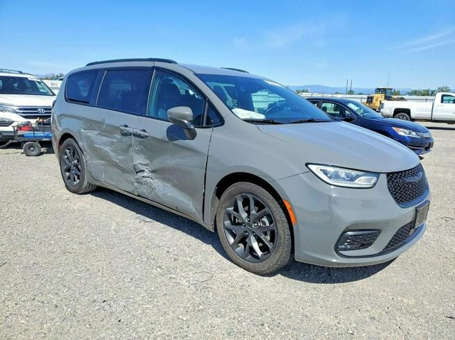 Chrysler Pacifica / Bogata wersja / automat / niski przebieg