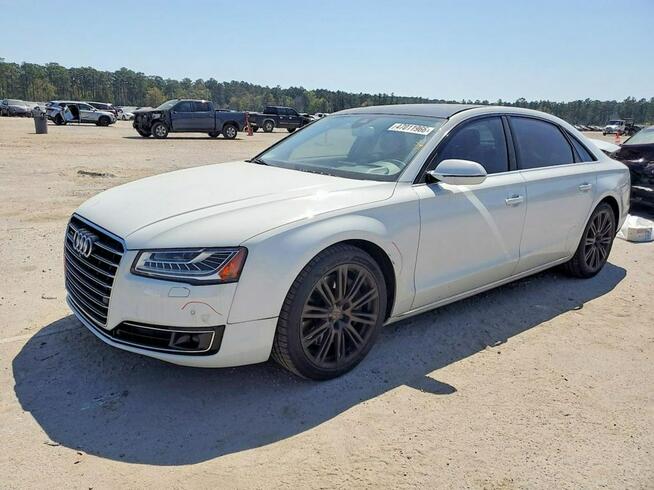 Audi A8 / Quattro / 4.0 V8 / niski przebieg