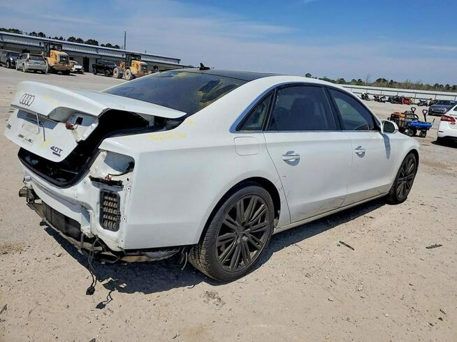 Audi A8 / Quattro / 4.0 V8 / niski przebieg