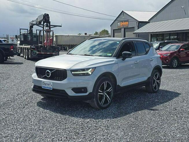 Volvo XC 40 AWD / T5 R-Design /