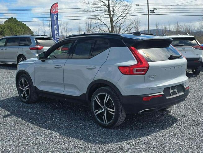 Volvo XC 40 AWD / T5 R-Design /