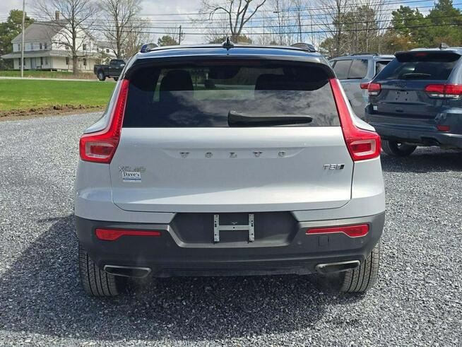 Volvo XC 40 AWD / T5 R-Design /