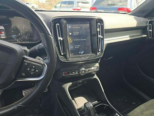 Volvo XC 40 AWD / T5 R-Design /