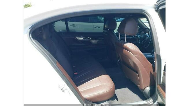 BMW 740 B58 / niski przebieg