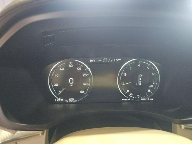 Volvo XC 60 AWD / najbogatasza wersja Inscription /
