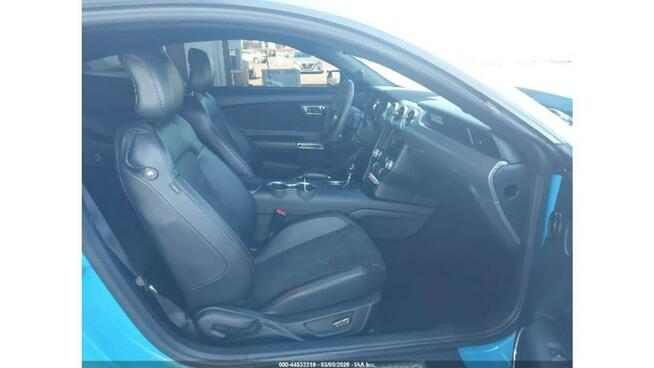 Ford Mustang 5.0 V8 / automat / niski przebieg