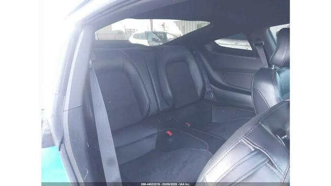 Ford Mustang 5.0 V8 / automat / niski przebieg