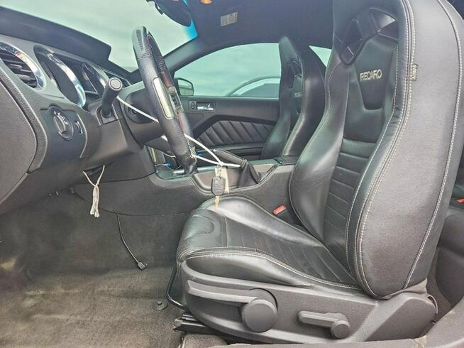 Ford Mustang 5.0 V8 / bogate wyposażenie /