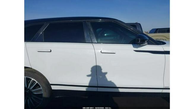 Land Rover Range Rover VELAR 4x4 / R-DYNAMIC SE / niski przebieg
