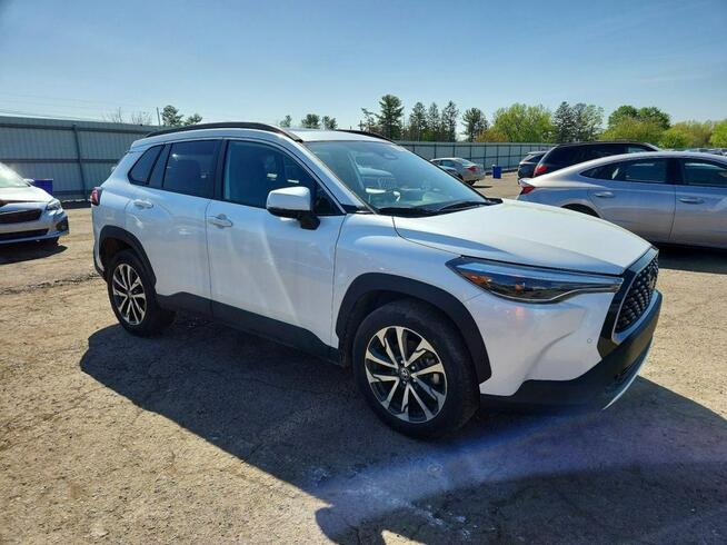 Toyota Corolla Cross 4x4 / najbogatsza wersja wyposażenia / niski przebieg