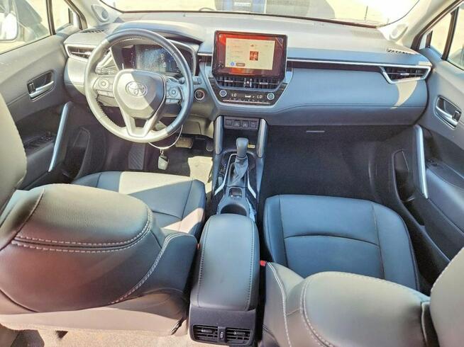 Toyota Corolla Cross 4x4 / najbogatsza wersja wyposażenia / niski przebieg