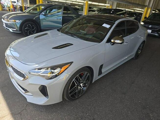 Kia Stinger NAJWYŻSZA WERSJA WYPOSAŻENIA / niski przebieg / automat