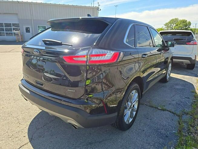 Ford EDGE AWD / TITANIUM / Benzyna