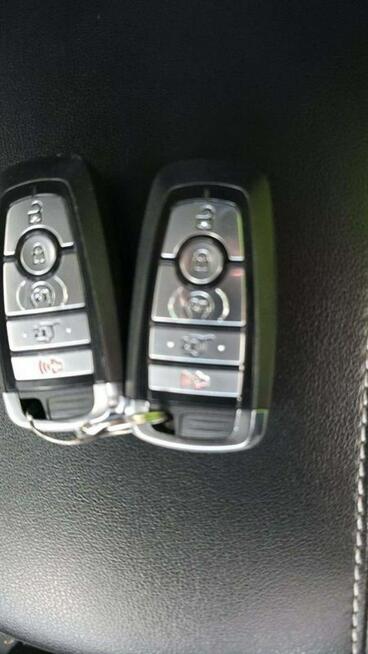 Ford EDGE AWD / TITANIUM / Benzyna