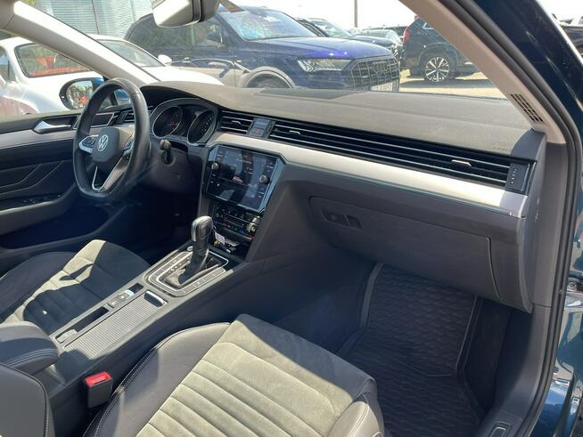 Volkswagen Passat Variant Elegance Automat Skóra Kamera Podgrzewanie Tempomat
