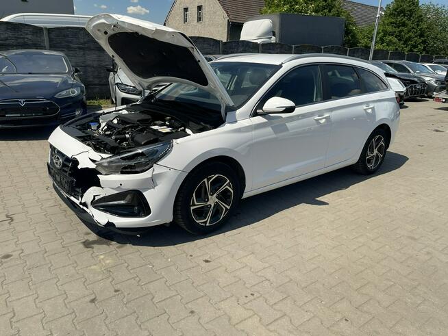Hyundai i30 1.5l LED HAK Kamera Podgrzewanie Klimatronik