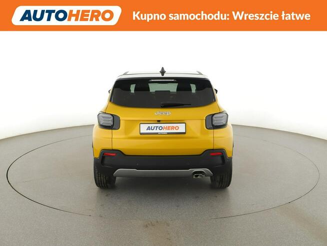 Jeep Avenger Summit półskóra grzane fotele LED virtual ACC