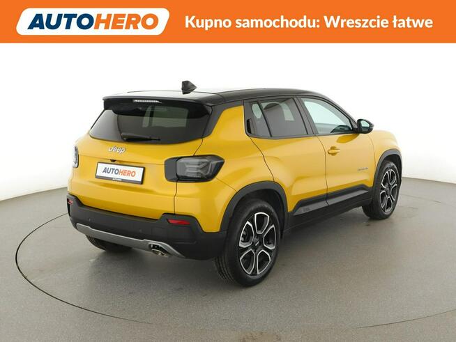 Jeep Avenger Summit półskóra grzane fotele LED virtual ACC
