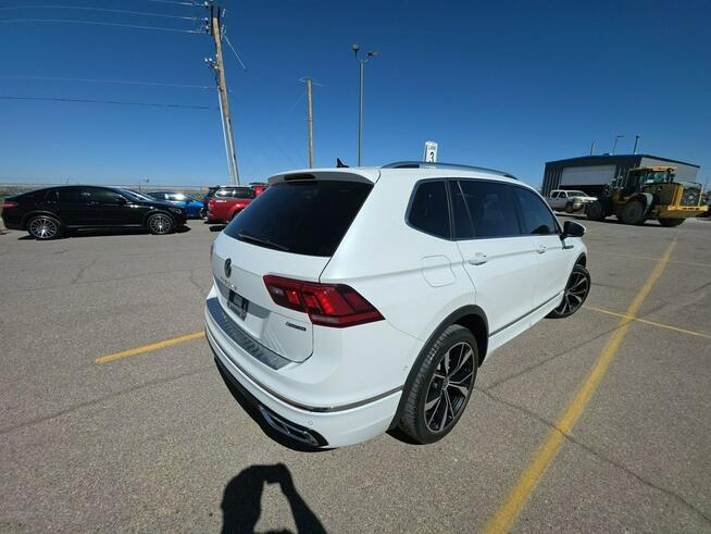 Volkswagen Tiguan 4x4 / SEL R-Line / mała szkoda / niski przebieg