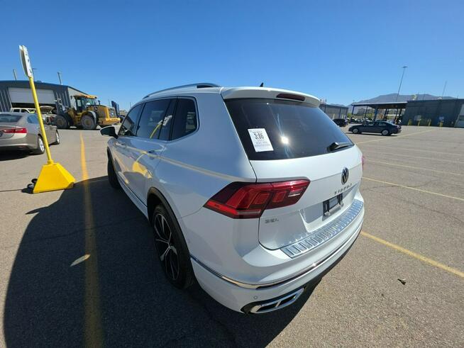 Volkswagen Tiguan 4x4 / SEL R-Line / mała szkoda / niski przebieg