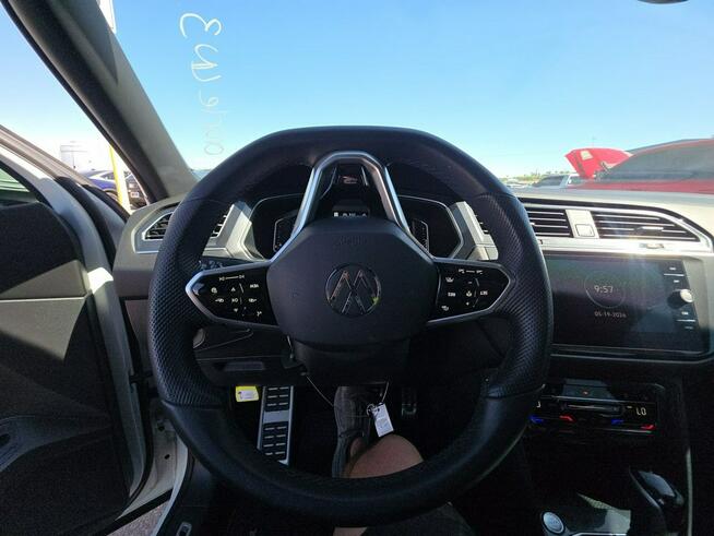 Volkswagen Tiguan 4x4 / SEL R-Line / mała szkoda / niski przebieg