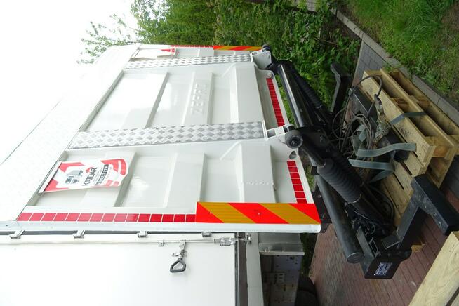 Mercedes Atego 1318 Euro 6 kontener ładowność 6050kg Dmc 13500kg, Spro