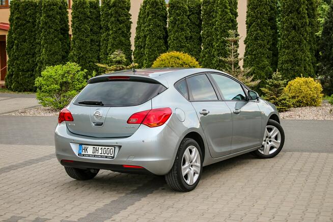 Opel Astra Klimatyzacja Podgrzewane Fotele Tempomat Podgrzewana Kierownica